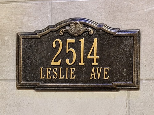 Commemorative address plaque